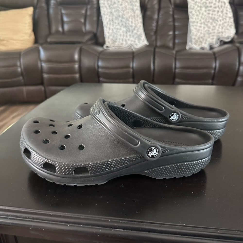 Black Crocs